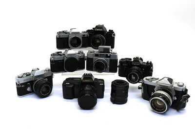 Lot 361 - A quantity of camera bodies and lenses