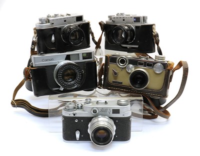 Lot 275 - A quantity of film cameras