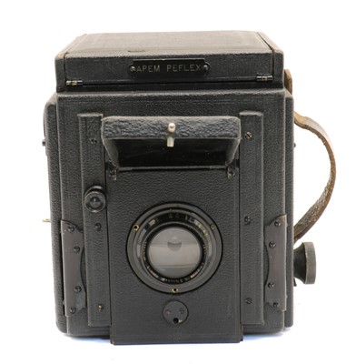Lot 278 - A collection of folding pocket cameras
