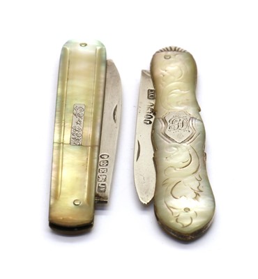 Lot 41 - A Victorian mother of pearl and silver fruit knife
