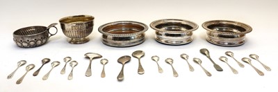 Lot 47 - A collection of silver plated items