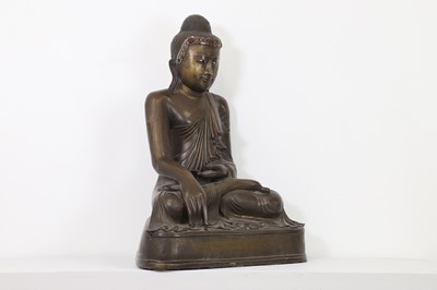 Lot 26 - A bronze figure of Buddha