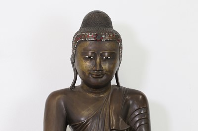 Lot 26 - A bronze figure of Buddha