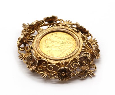 Lot 309 - A sovereign pendant/brooch