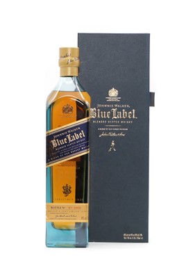 Lot 305 - Johnnie Walker, Blue Label, Blended Scotch Whisky, 40 vol., 70 cl., bottle number IE1 24642 (1)