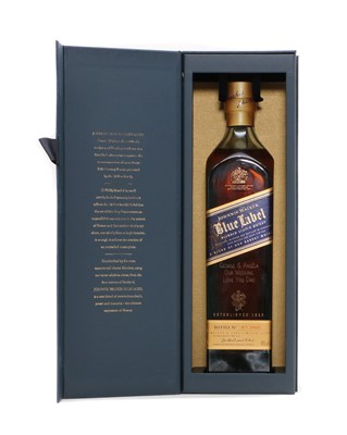 Lot 305 - Johnnie Walker, Blue Label, Blended Scotch Whisky, 40 vol., 70 cl., bottle number IE1 24642 (1)