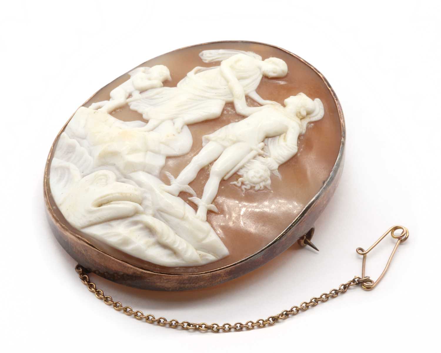 Lot 19 - A Victorian gold mounted shell cameo brooch