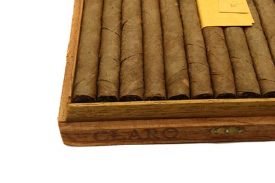 Lot 189 - A burr yew humidor