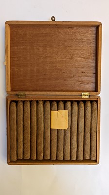 Lot 189 - A burr yew humidor