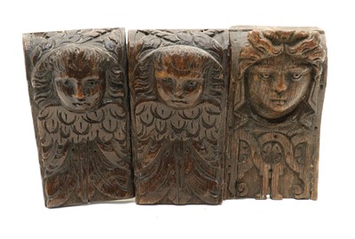 Lot 263 - A pair of oak corbels