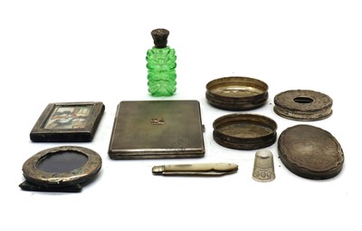 Lot 24 - A collection of silver items