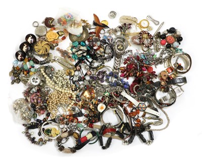 Lot 455 - A collection of costume jewellery