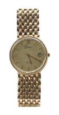 Lot 508 - A gentlemen's 9ct gold quartz bracelet watch