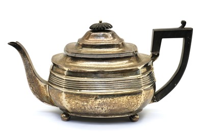 Lot 13 - A George III silver teapot