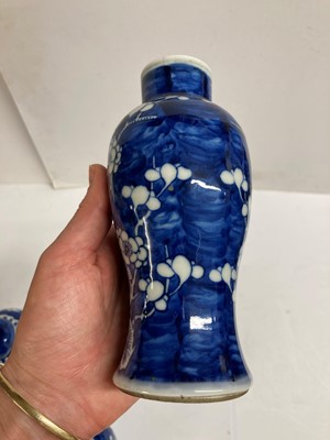 Lot 125 - A collection of Chinese blue and white