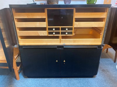 Lot 85 - A German Art Deco mahogany cabinet