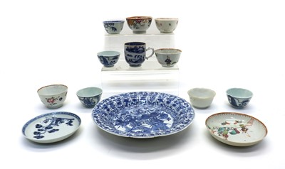 Lot 100 - A collection of Chinese blue and white porcelain