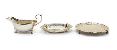 Lot 3 - A silver sauce boat