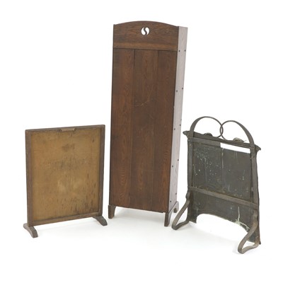 Lot 32 - An Arts and Crafts wrought iron and copper fire screen