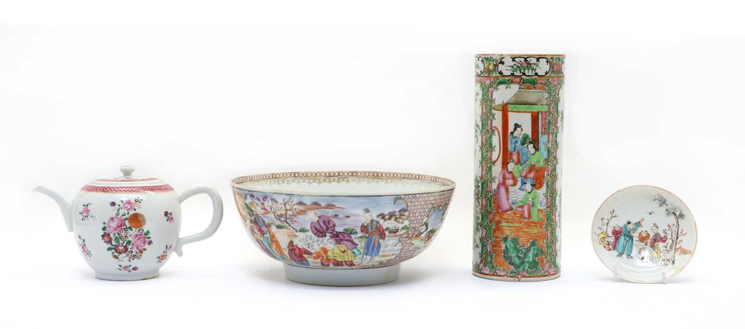 Lot 110 - A collection of Chinese porcelain