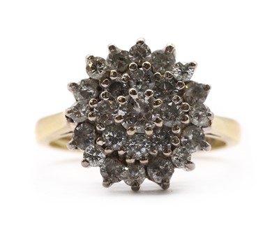 Lot 75 - An 18ct gold diamond cluster ring
