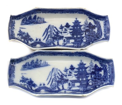 Lot 70 - A pair of blue and white Pearlware radish dishes