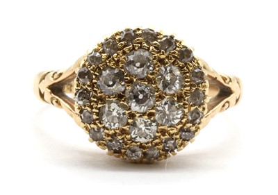 Lot 37 - An 18ct gold diamond cluster ring