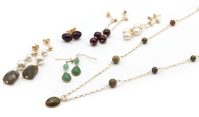 Lot 404 - A collection of gold jewellery