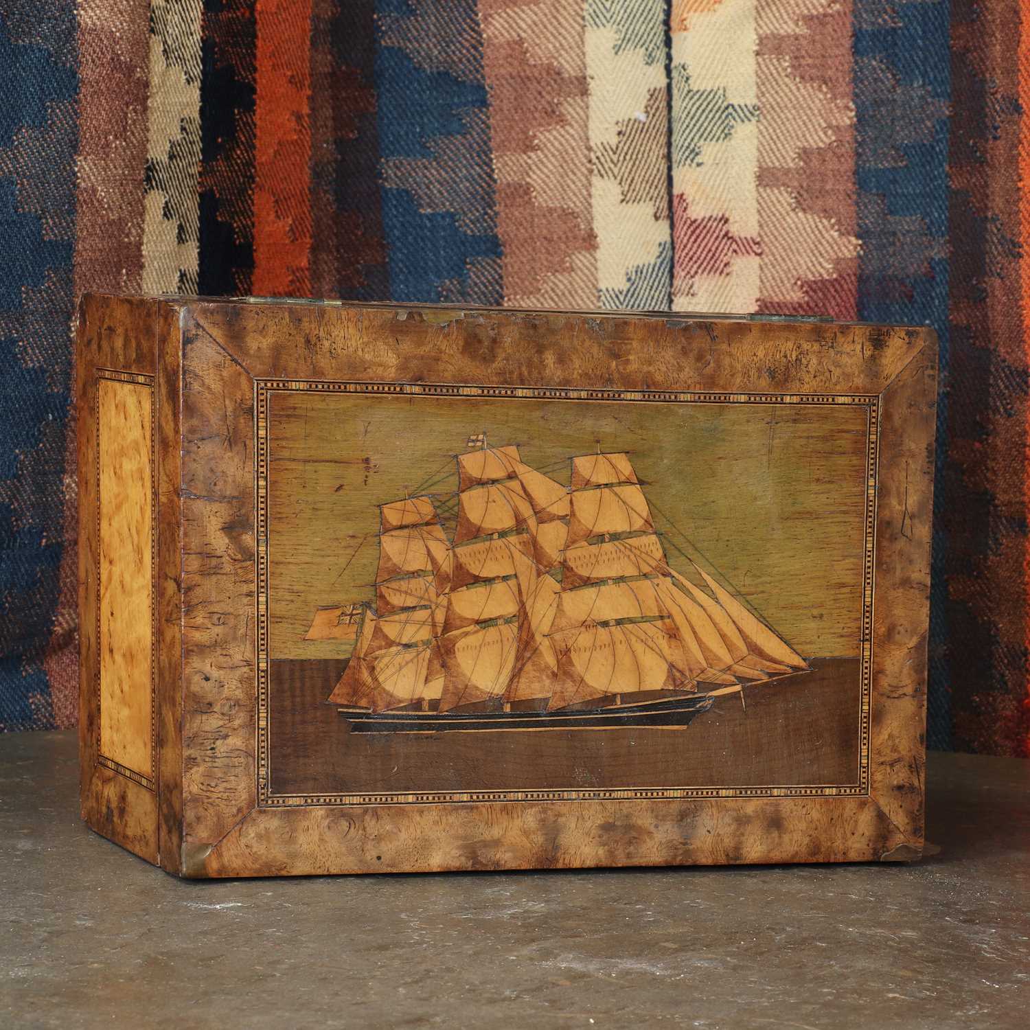 Lot 19 - A captain's box