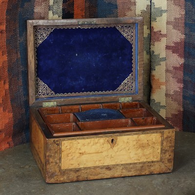 Lot 19 - A captain's box
