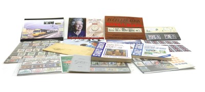Lot 302 - A box of GB year packs and coin covers