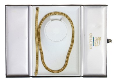 Lot 126 - An 18ct gold necklace and bracelet suite