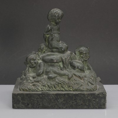 Lot 58 - A figural bronze group