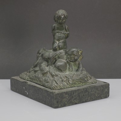 Lot 58 - A figural bronze group