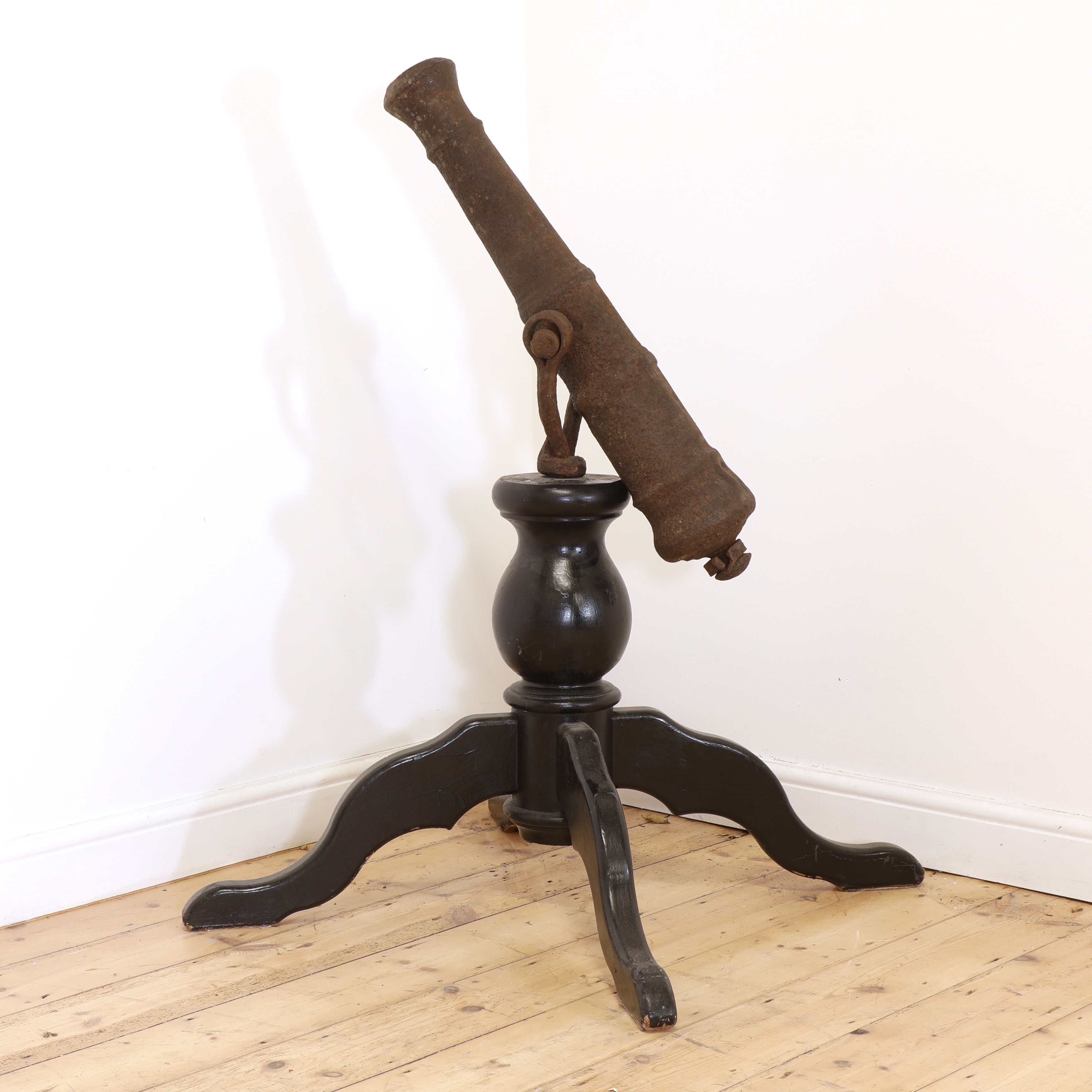 Lot 26 A cast iron British naval swivel gun,