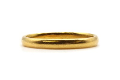 Lot 96 - A 22ct gold 'D' section wedding ring