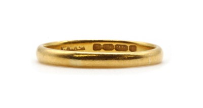 Lot 96 - A 22ct gold 'D' section wedding ring
