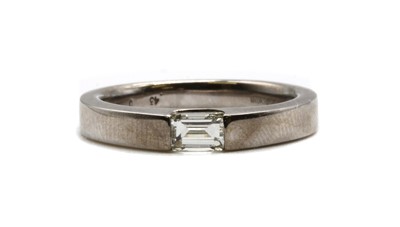 Lot 141 - An 18ct white gold single stone diamond ring