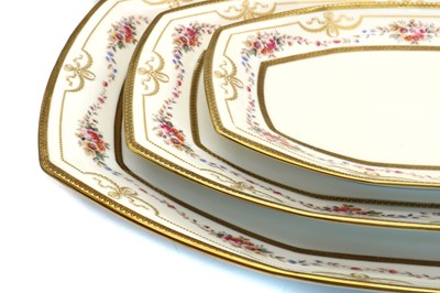 Lot 162 - A Hohenberg porcelain dinner service