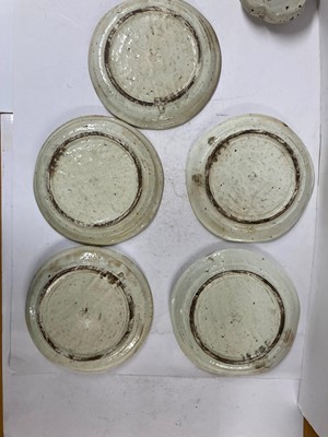Lot 110 - A collection of five Japanese plates