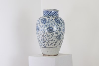 Lot 127 - A Safavid-style vase