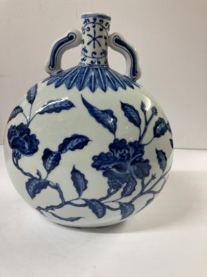 Lot 123 - A modern Chinese blue and white moon flask
