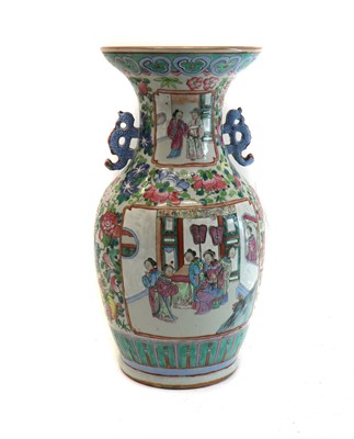 Lot 136 - A Chinese porcelain famille rose vase