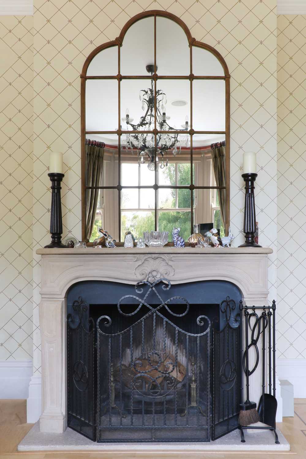 Lot 444 - A contemporary over mantel mirror