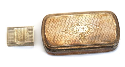 Lot 19 - A French silver snuff box