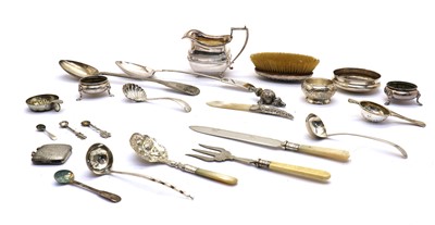 Lot 35 - A collection of silver items