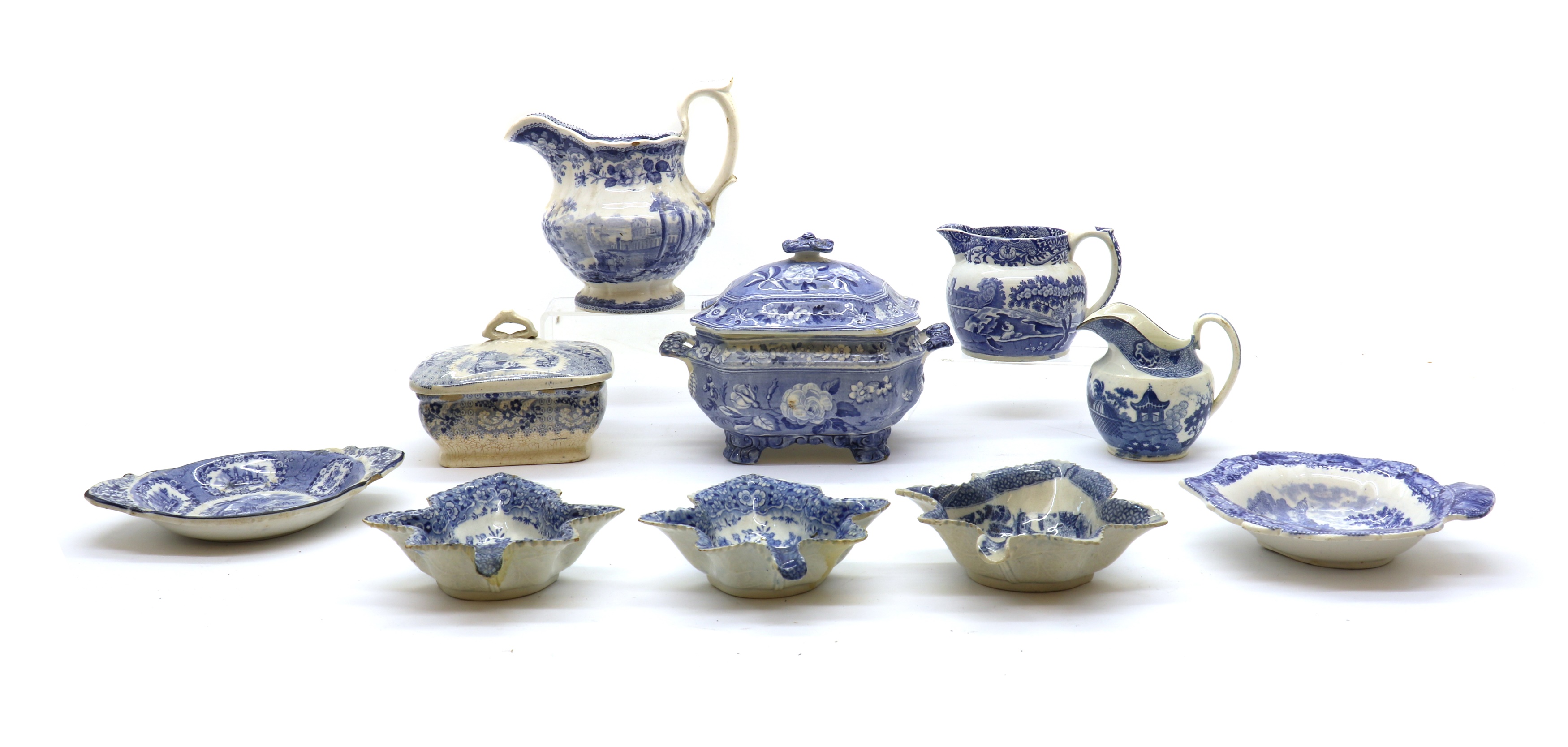 Lot 202 A collection of blue and white pottery
