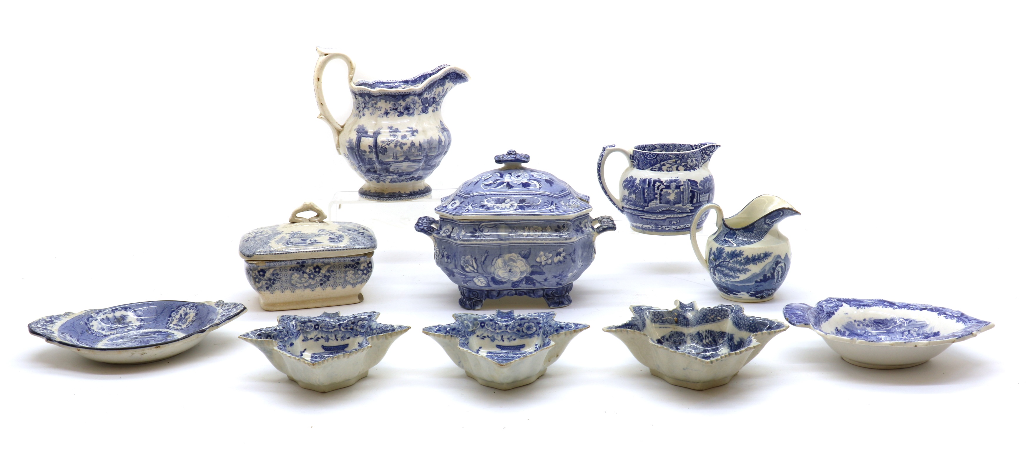 Lot 202 A collection of blue and white pottery