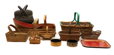Lot 322 - A collection of wicker baskets