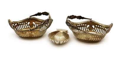 Lot 121 - A pair of small silver baskets